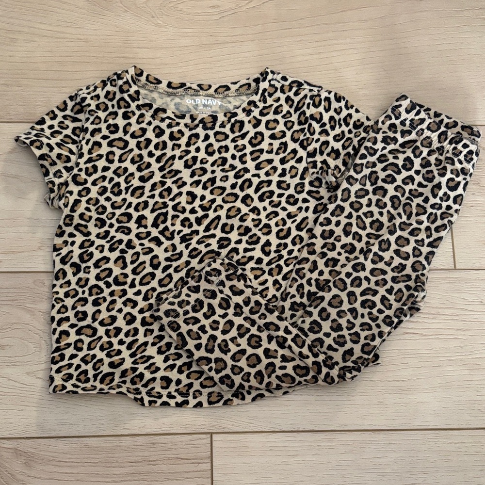 Old Navy Animal Print Tee and Leggings Set